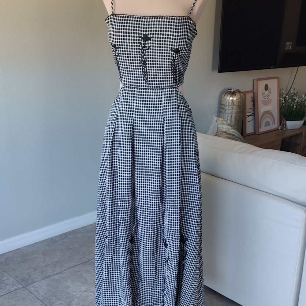 Chic Black and White Strapless Dress